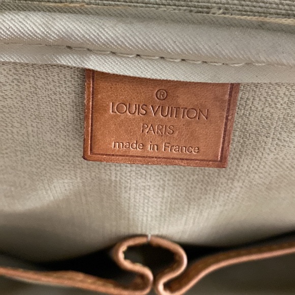 Authentic Louis Vuitton Deauville Handbag - Picture 11 of 14